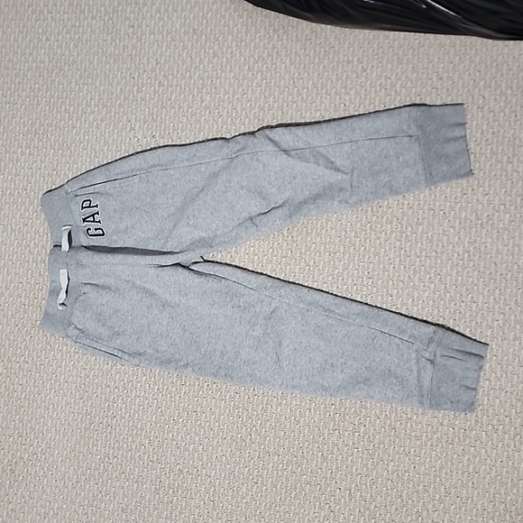 Gap boys tracksuit. - Picture 5 of 5